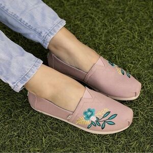 Women's Pink Embroidered Slip-On Shoes